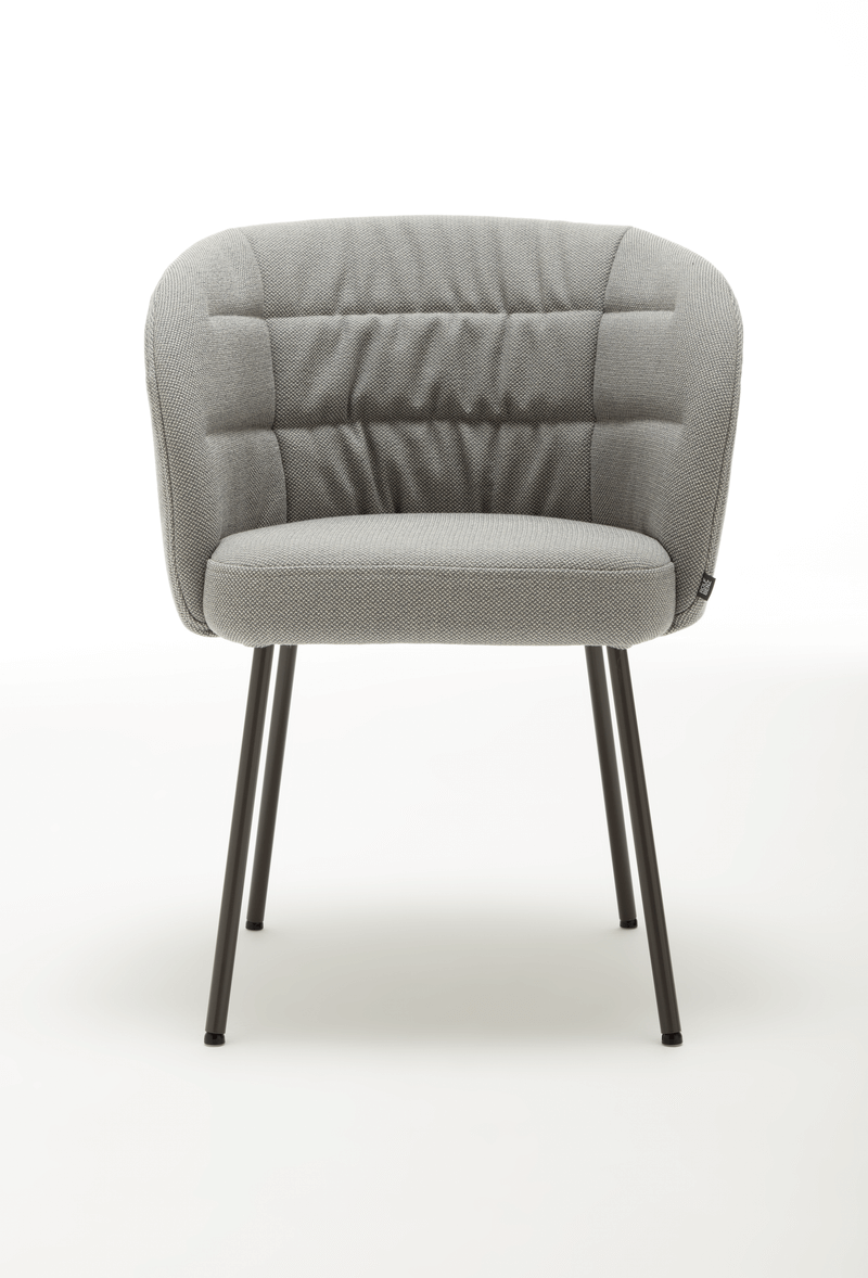 Grauer Polsterstuhl mit eleganten Metallbeinen, ideal für Wohnzimmer oder Büroeinrichtung