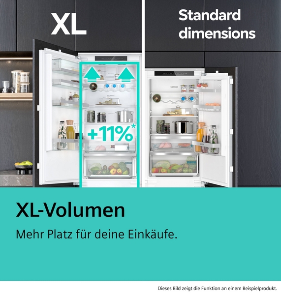 Vergleichsbild der XL-Version (links) und der Standardversion (rechts) des Kühlschranks, das ein um +11% größeres XL-Volumen hervorhebt.