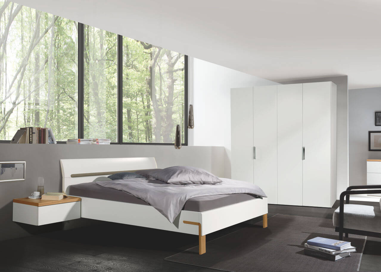hülsta. Dream | Schlafzimmer-Set | 4-türiger Drehtürenschrank | 2 Hängekonsolen