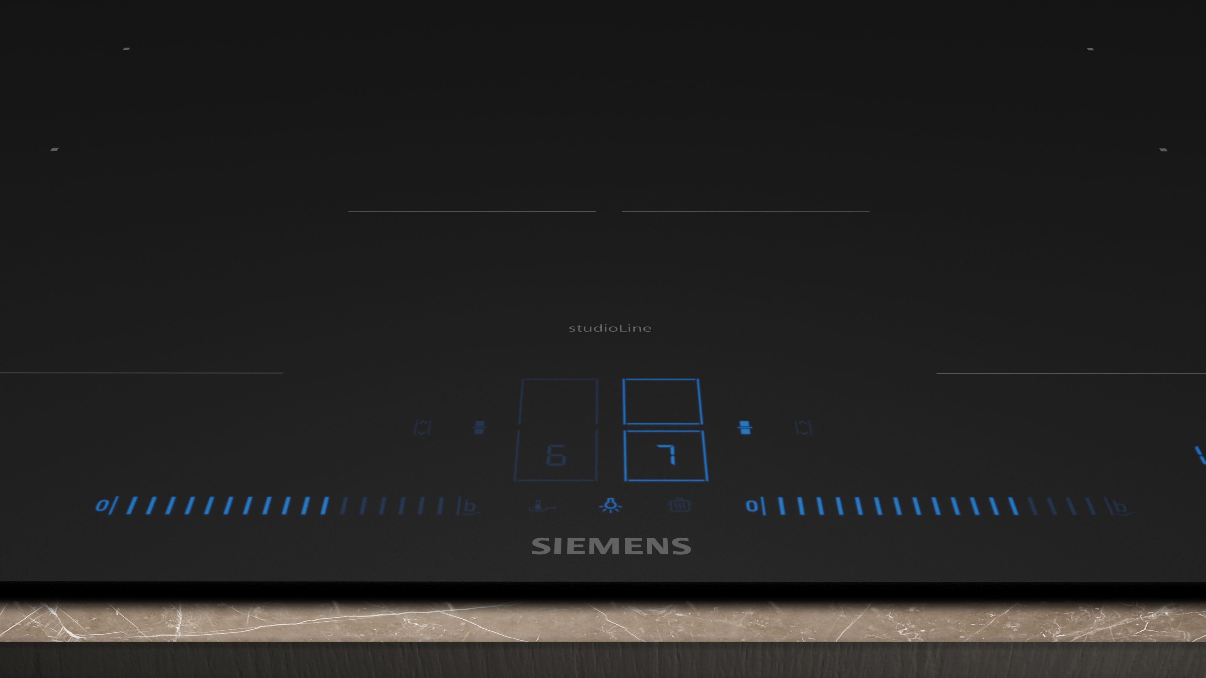 Nahaufnahme des Bedienfelds eines schwarzen Siemens studioLine Induktionskochfelds mit blauer Beleuchtung, das die digitalen Leistungsstufen 6 und 7 sowie die Touch-Slider-Steuerung anzeigt.