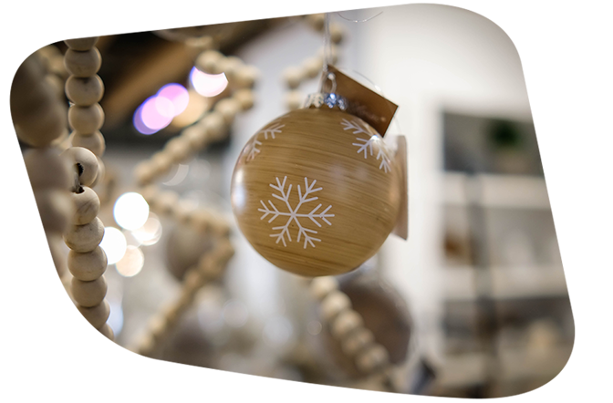 Holz Baumschmuck mit Schneeflocke
