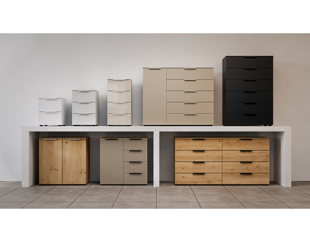 Präsentation von mehreren Nachtschränken und Kommoden in grau weiß schwarz und braun in einem Regal
