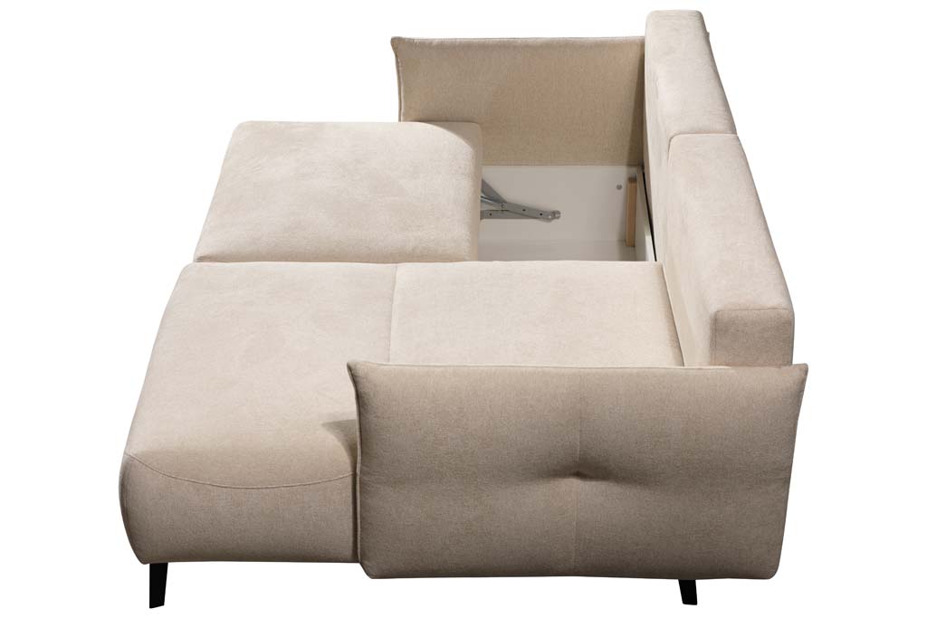 Beiges Ecksofa mit Stauraumoption, Rückansicht mit geöffneter Rückenlehne und schwarzen Füßen