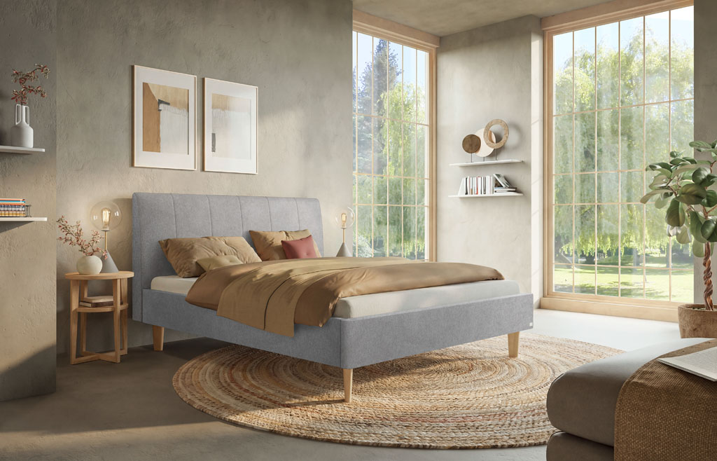 Hellgrau bezogenes Polsterbett mit vertikal abgestepptem Kopfteil und Holzfüßen in einem modern gestalteten Schlafzimmer (KI-generiert)