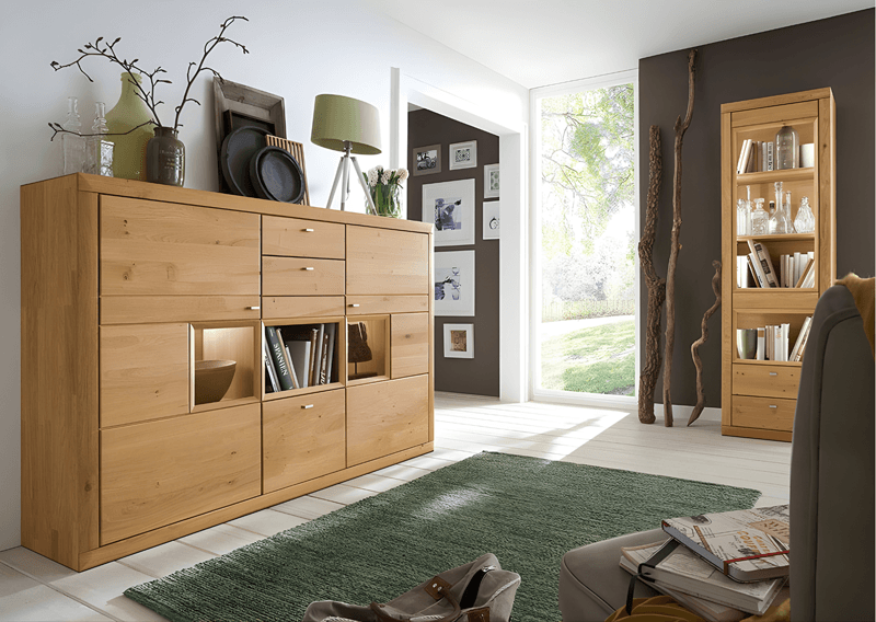 Massivholz Highboard mit Vitrinenfach beleuchtet