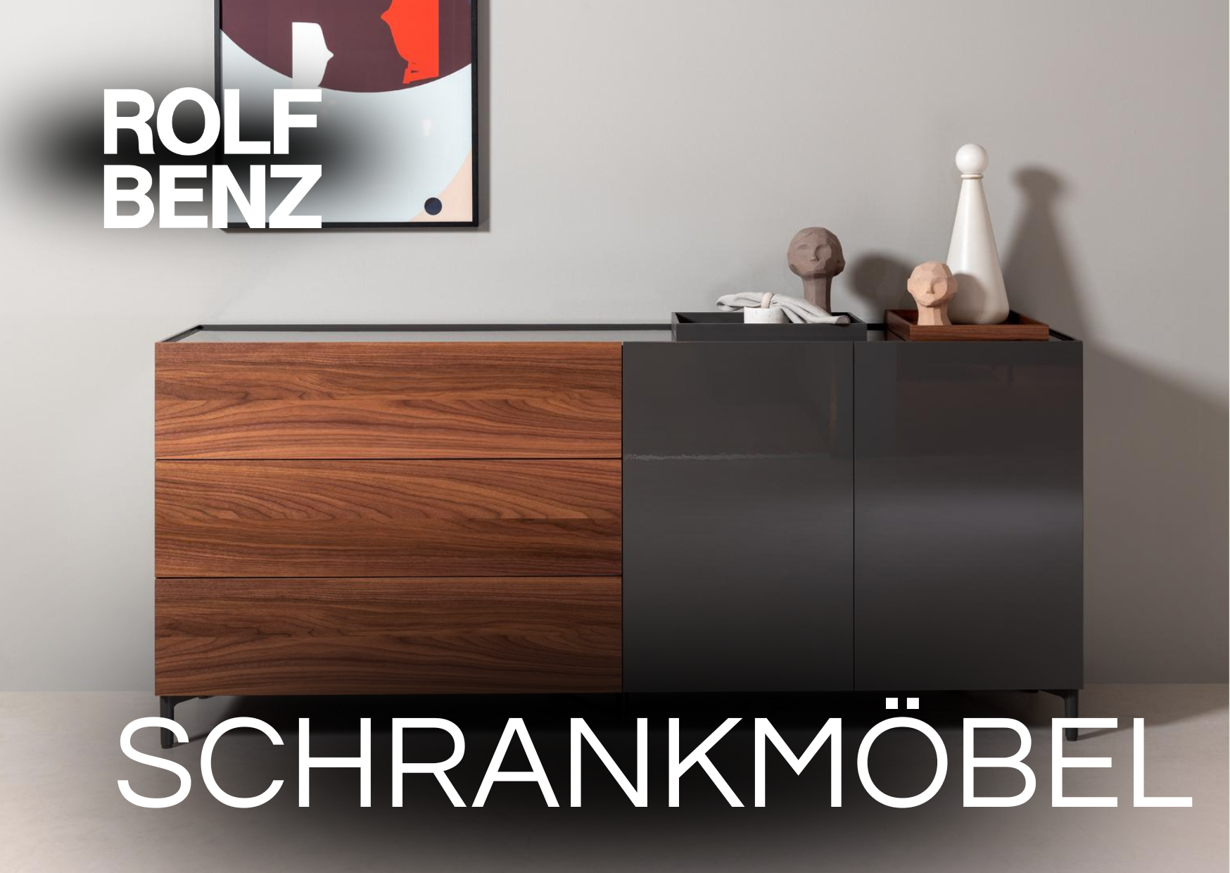 Sideboard mit anthrazit Akzent. Bildaufschrift: Rolf Benz Stretto.