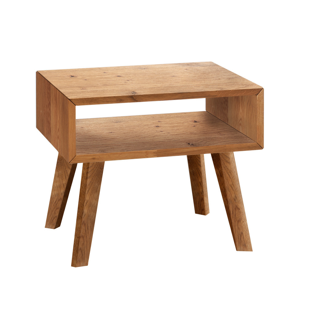 brauner Nachttisch auf vier hohen beinen und in form eines offenen faches vor weißem hintergrund jaca von hasena