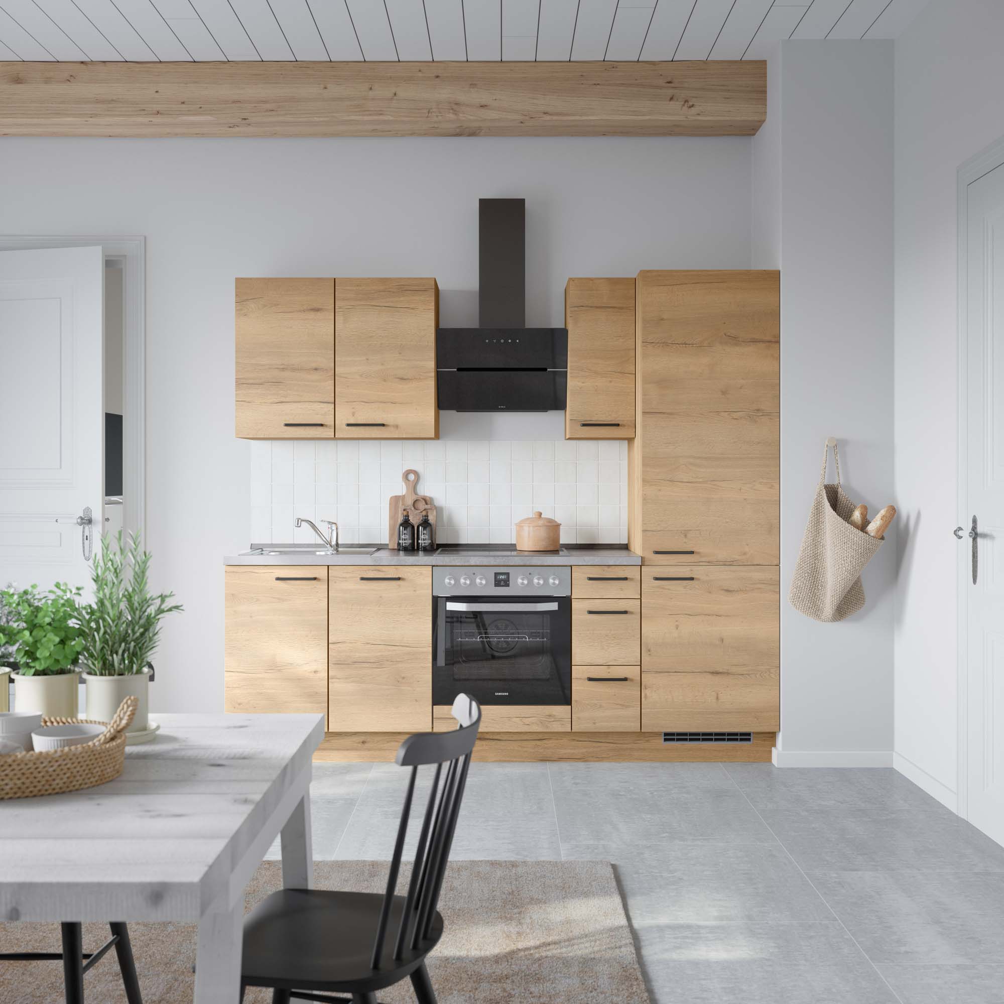 Helle Küche mit Holzschränken, Esstisch und Backofen.