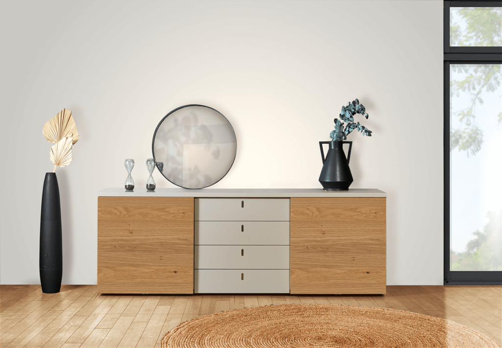 Sideboard in grau und mit Holz Schiebetüren und rundem Spiegel