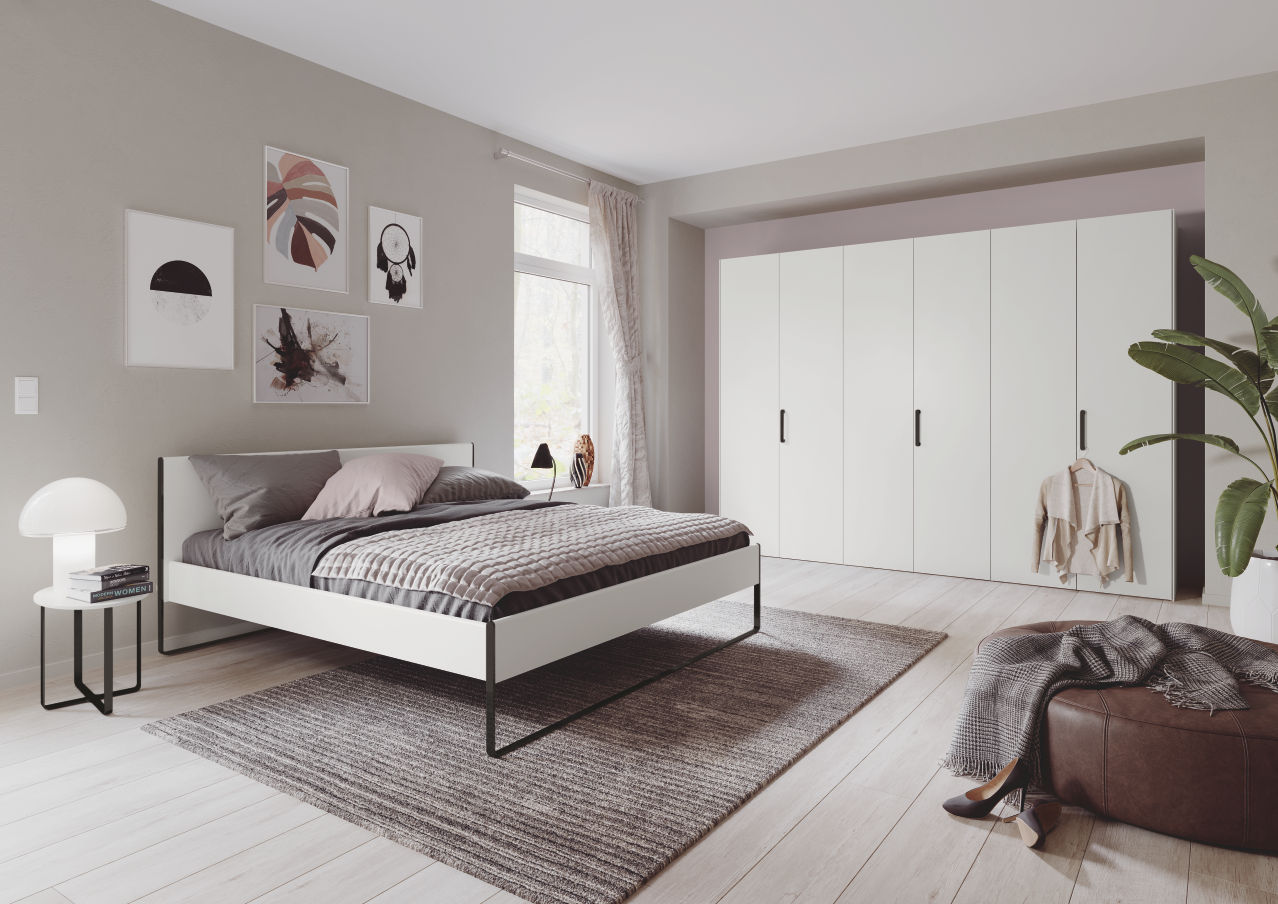 hülsta. Neo | Schlafzimmer-Set | 6-türiger Drehtürenschrank | Lack reinweiß