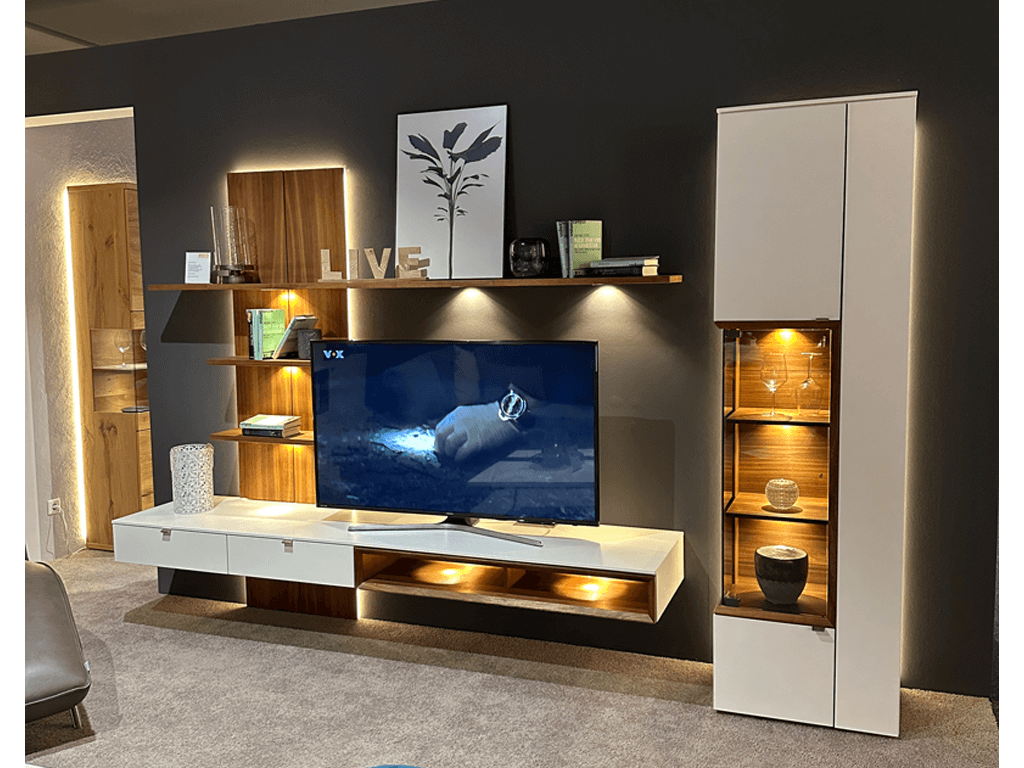 Venjakob ANDIAMO HOME | Wohnkombination Elegante Wohnwand mit integrierter Beleuchtung, einem großen Fernseher und stilvollen Deko-Elementen