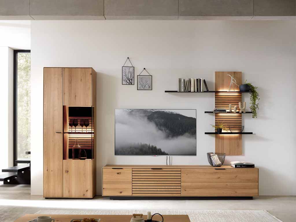 Wöstmann WM 2320 - Wohnwand  | Type 0005/0105 Wohnzimmerschrank aus Holz mit TV, Regalen und Dekorationen in modernem Design