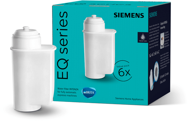 Eine quadratische, türkisfarbene Verpackung der Siemens EQ series für ein sechsteiliges BRITA Intenza Wasserfilter-Set vor weißem Hintergrund.