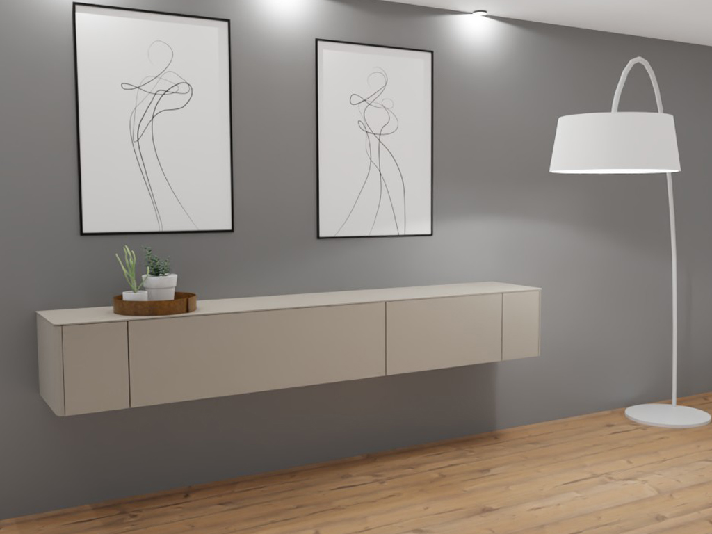 Sudbrock Goya - Lowboard | 2 Türen, 1 Schublade, 1 Klappe | B: 245,2 cm | Lack muschelgrau Ein modernes Wohnzimmer mit einem schwebenden Wandregal, auf dem Pflanzen stehen, zwei minimalistischen Bildern an der Wand und einer eleganten weißen Stehlampe.