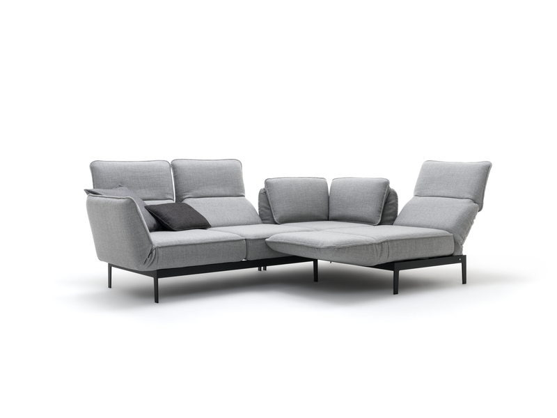 Rolf Benz 386 Mera - Polstergarnitur | B: 267 cm Graue Eckcouch mit verstellbaren Rückenlehnen und schwarzen Beinen, modernes Design