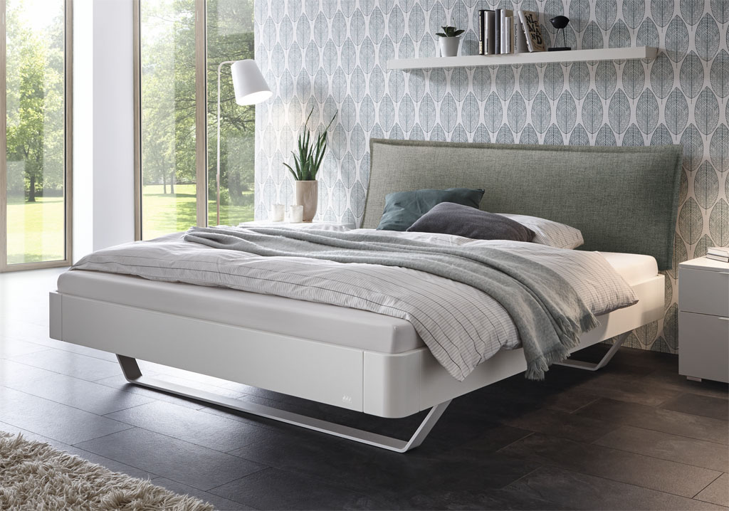 Hasena Fine-Line Bett | Syma 18 Rahmen | Slitto Kufen | Cussina Kopfteil | weiss deckend lackiert