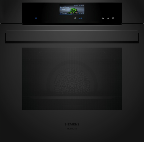 Frontansicht des Siemens iQ700 Einbaubackofens in schwarzem Glas mit zentralem TFT-Touchdisplay und markantem Edelstahl-Griff.