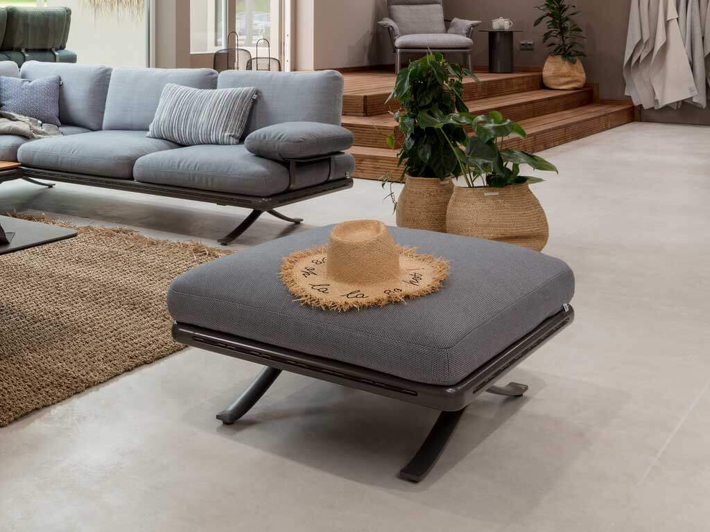 Lounge Hocker in dunkelgrau
