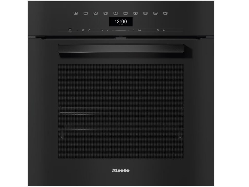 Vorderansicht eines schwarzen, modernen Miele Einbaubackofens. Das minimalistische Design hat eine Glasfront mit einem breiten, horizontalen Griff. Das digitale Bedienfeld ist im oberen Bereich sichtbar und zeigt die Uhrzeit.