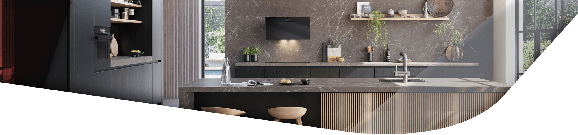 Helle, geräumige Küche mit Marmortheke, Holzakzenten und modernem Design