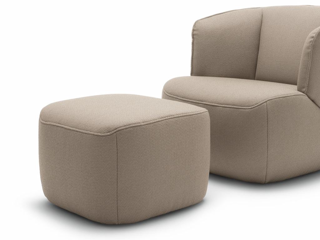 Rolf Benz 384 - Hocker | alle Farben konfigurierbar großer Hocker für die Beinablage mit passendem Sessel in beige/braun