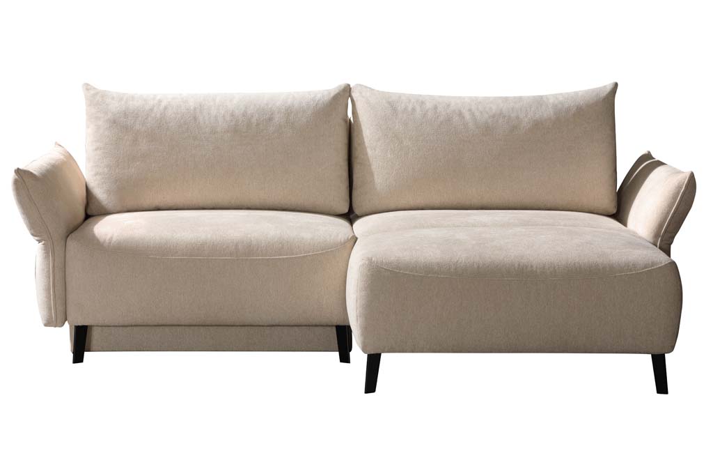 beige farbene Sofabank mit Kissenartigen Armlehnen
