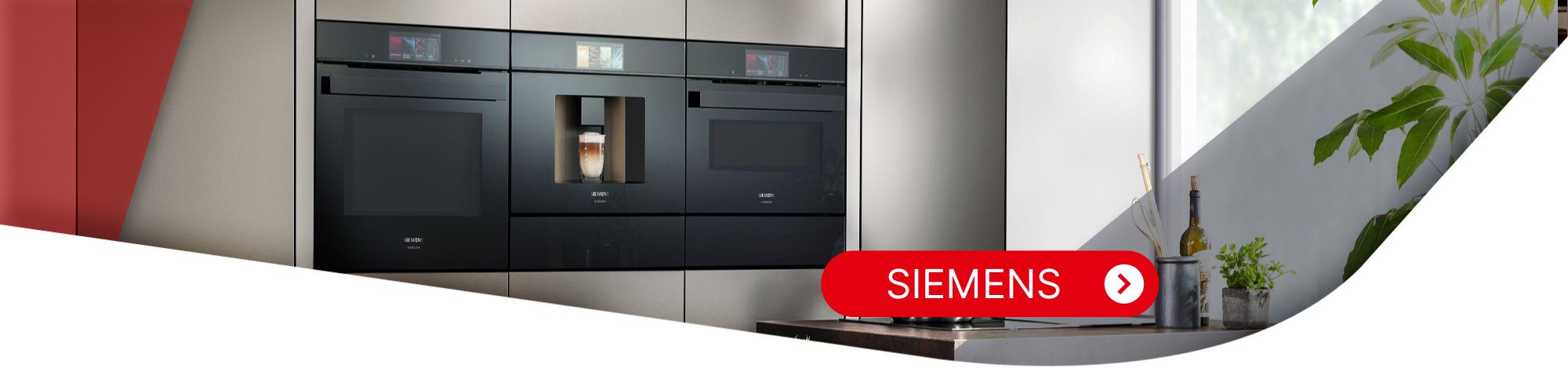 Küchenfront mit eingebauten Geräten