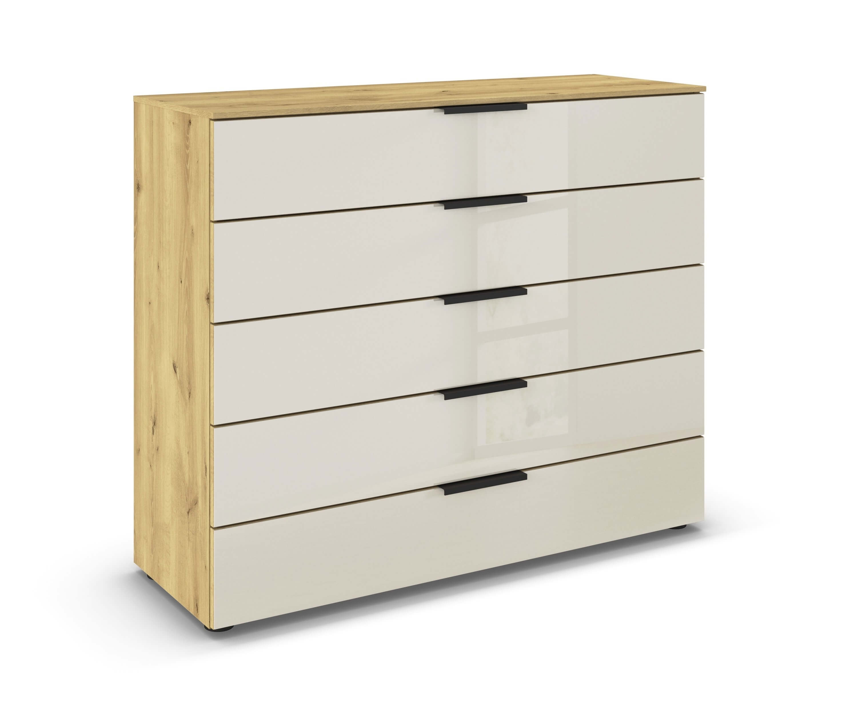 braun, beige Kommode mit schwarzen Griffen und mit fünf Schubladen vor weißem Hintergrund