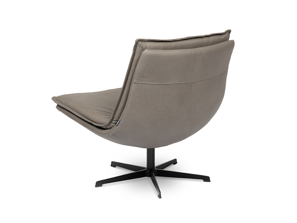 Rückansicht eines modernen Drehsessels mit beigem Bezug und schwarzem Metallfuß, ideal für Wohnzimmer oder Büro.