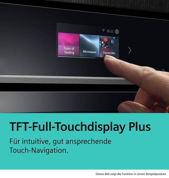 Ein Finger bedient das hochauflösende TFT-Full-Touchdisplay Plus zur intuitiven Steuerung der Backofeneinstellungen.