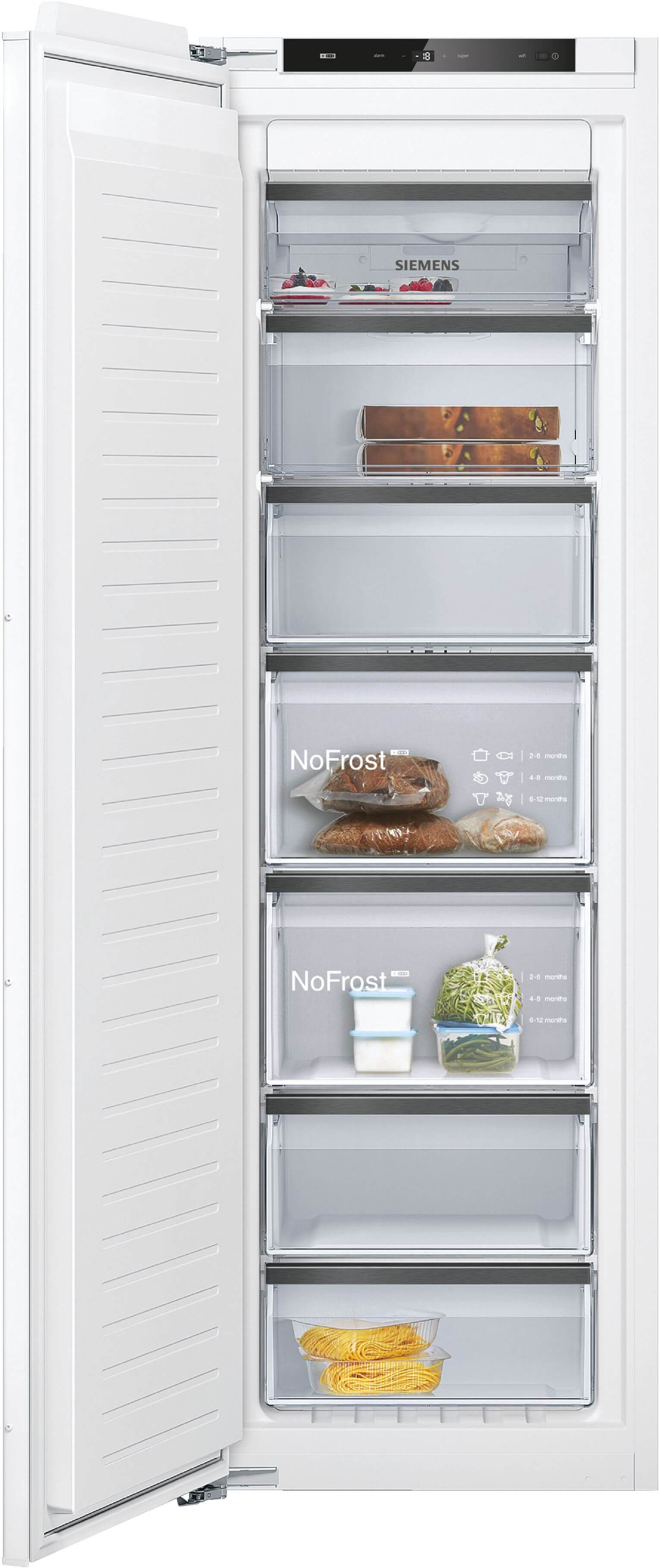 Ein sechstüriger NoFrost-Gefrierschrank mit geöffneten Türen, gefüllt mit Lebensmitteln wie Brot, Gemüse und Fleisch.