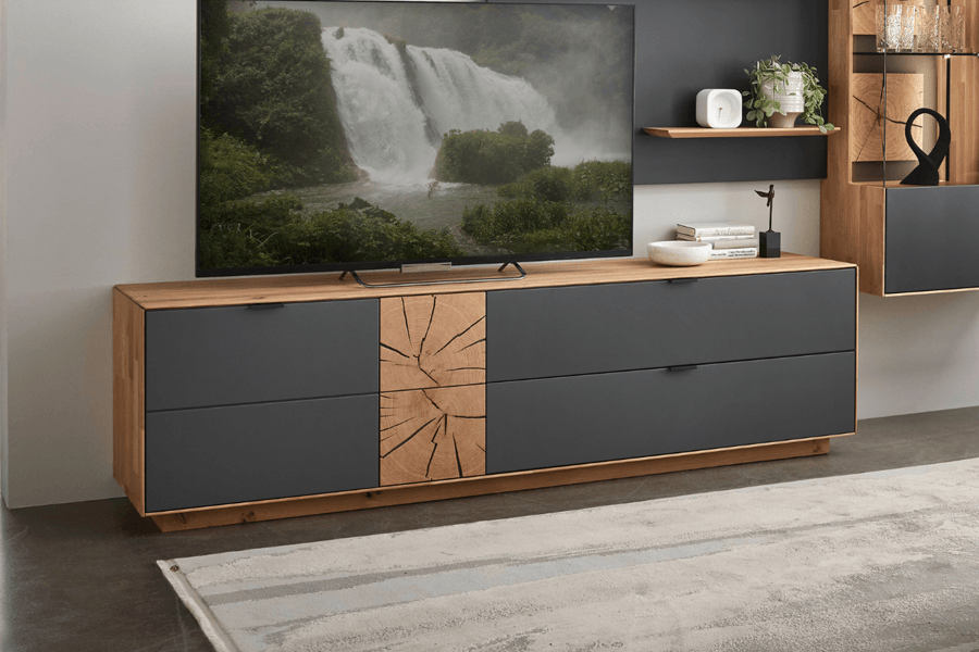 Massivholz Lowboard, seitlich sieht man weitere Wohnwand Teile