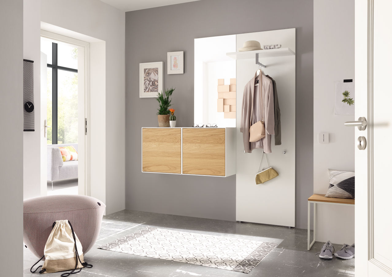 now! by hülsta. easy | Garderobe | Lack-reinweiß | B: 166,4 cm | Akzent Natureiche | 980135