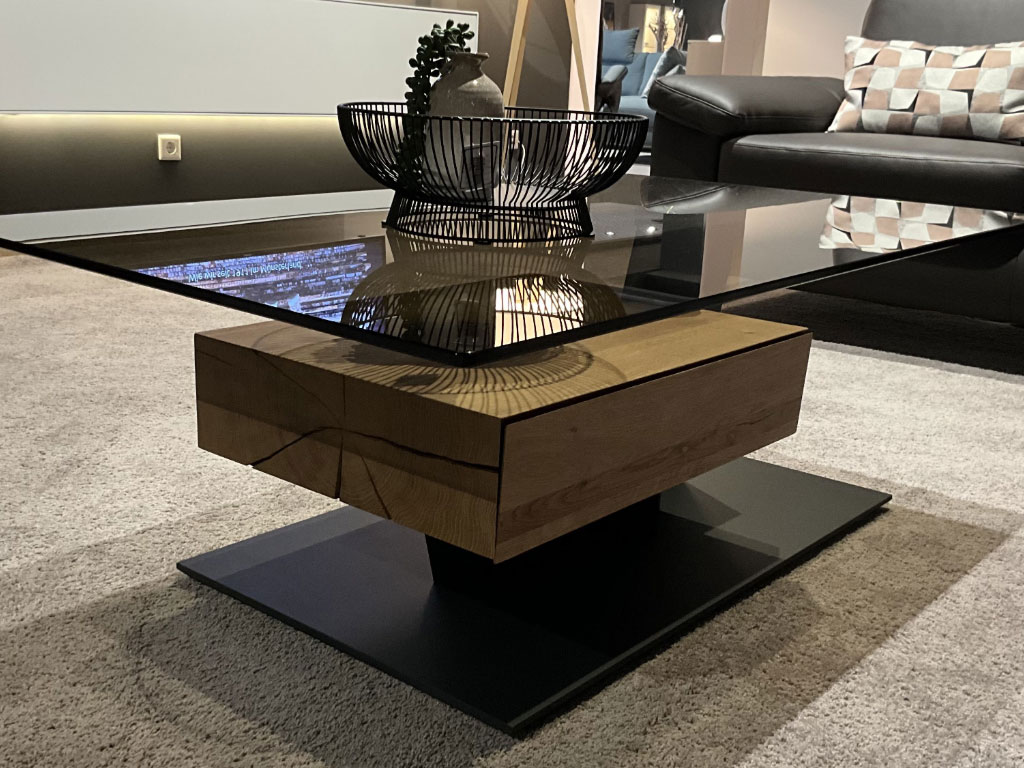 hartmann BENJO | Couchtisch Couchtisch mit Glastischplatte und darunter eine Schublade aus Holz mit Hirnholzakzent