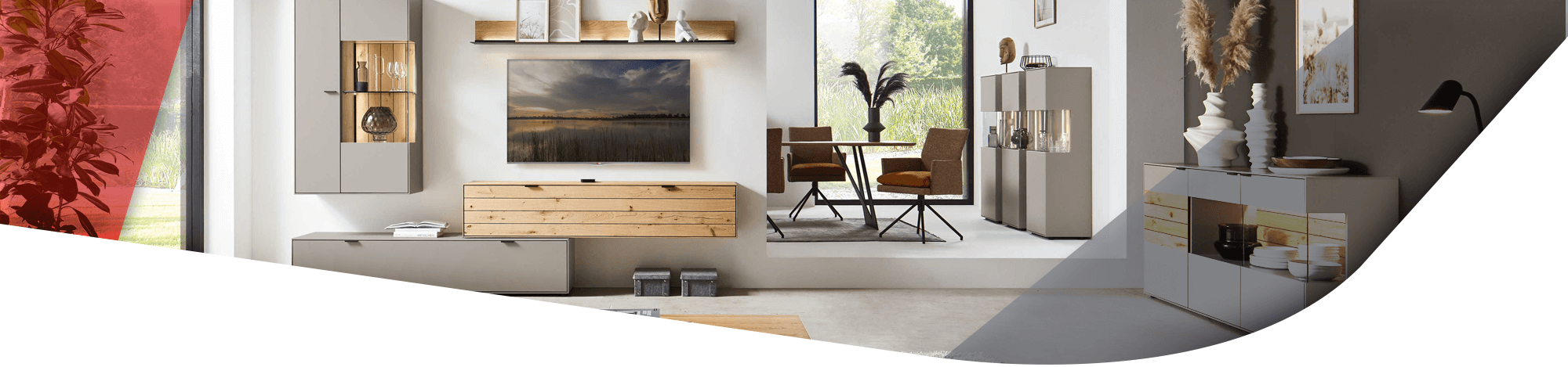 Gemütliches Wohnzimmer mit moderner Einrichtung, darunter ein Holztisch, Stühle und dekorative Regale in einem hellen Raum