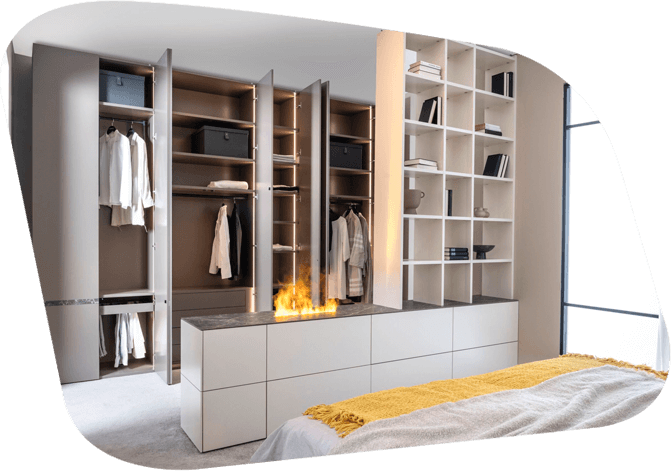 Kleiderschrank Kombination mit Sideboard mit Wohnkamin und offenem Regal als Raumtrenner