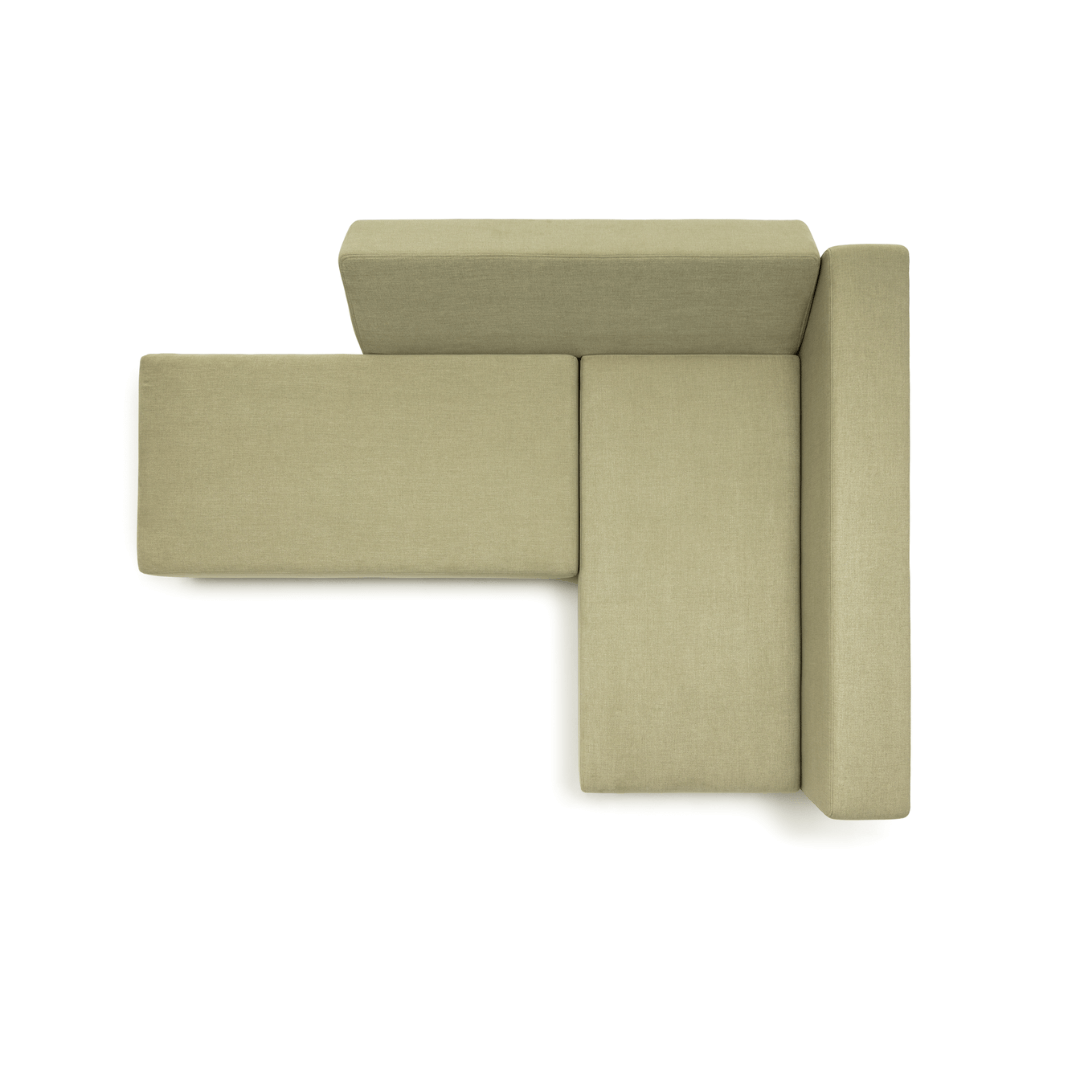 Vogelperspektive eines beigen modularen Ecksofas auf weißem Hintergrund
