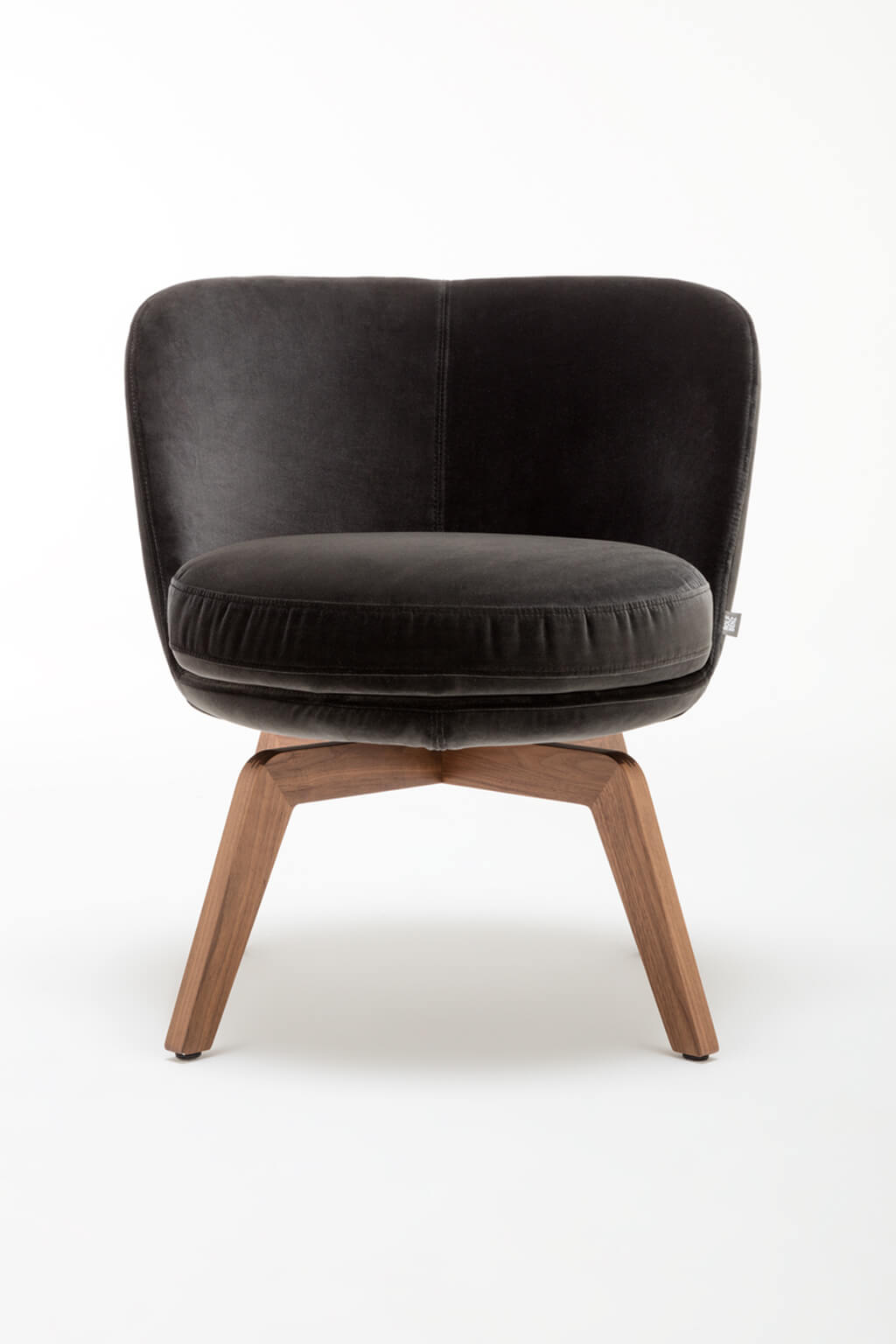 Polstersessel mit runder Sitzfläche in schwarz und mit Holz Fußgestell