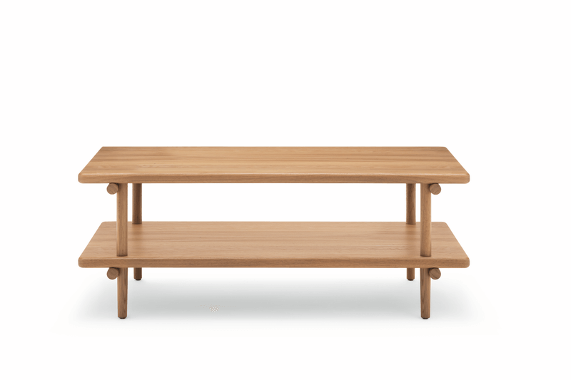 Zweistöckiger hölzerner Couchtisch in minimalistischem Design