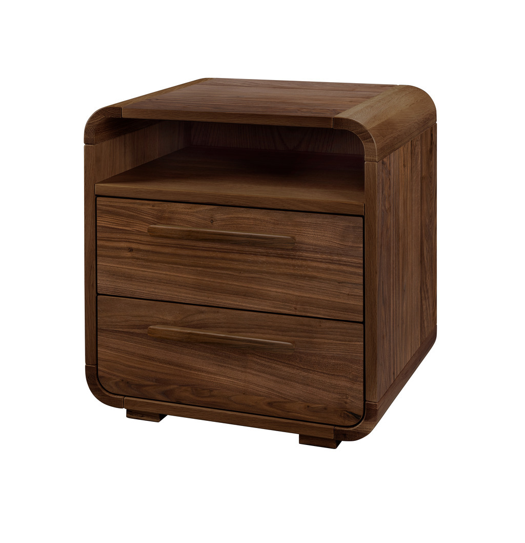 brauner Holznachttisch mit zwei Schubalden und offenem Fach mit abgerundeten Kanten vor weißem Hintergrund Presley von Hasena