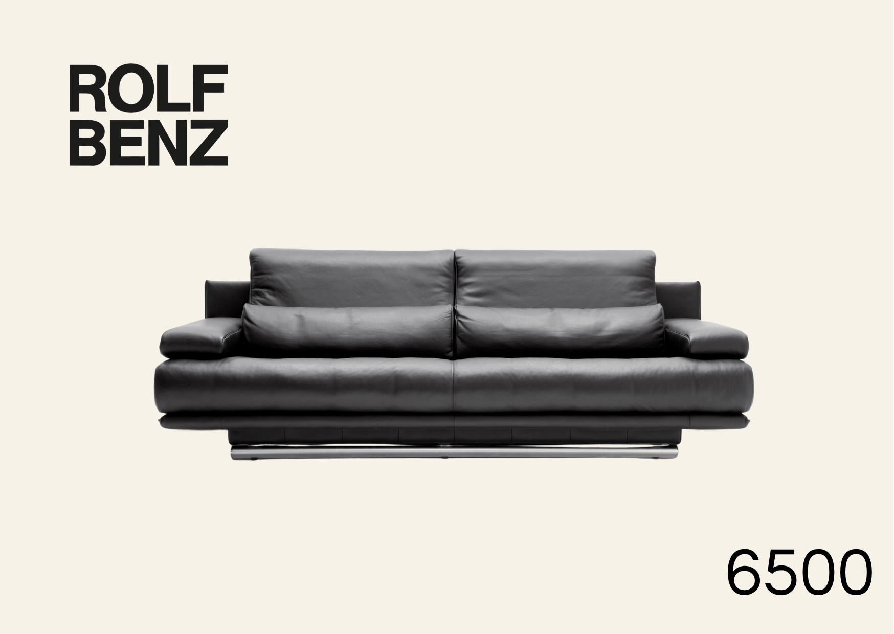 schwarze Leder Polsterbank. Aufschrift Bild: Rolf Benz 6500