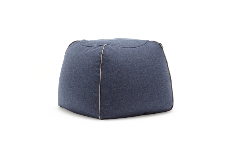 freistil Rolf Benz 160 - Pouf | 68 x 68 cm Quadratischer Sitzpouf in Dunkelblau mit hellen Nähten
