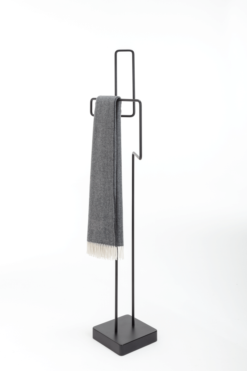 Rolf Benz. 908 | Stummer Diener | Garderobe | skulptural