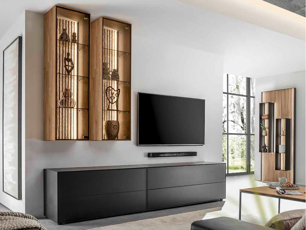 hartmann Selino - Wohnwand, 4-teilig | Type V32 | Birke/Kerneiche massiv, Lack anthrazit | B: 274,0 cm Stilvolle Wohnzimmergestaltung mit hängendem Wandschrank, Flachbild-TV und moderner Dekoration