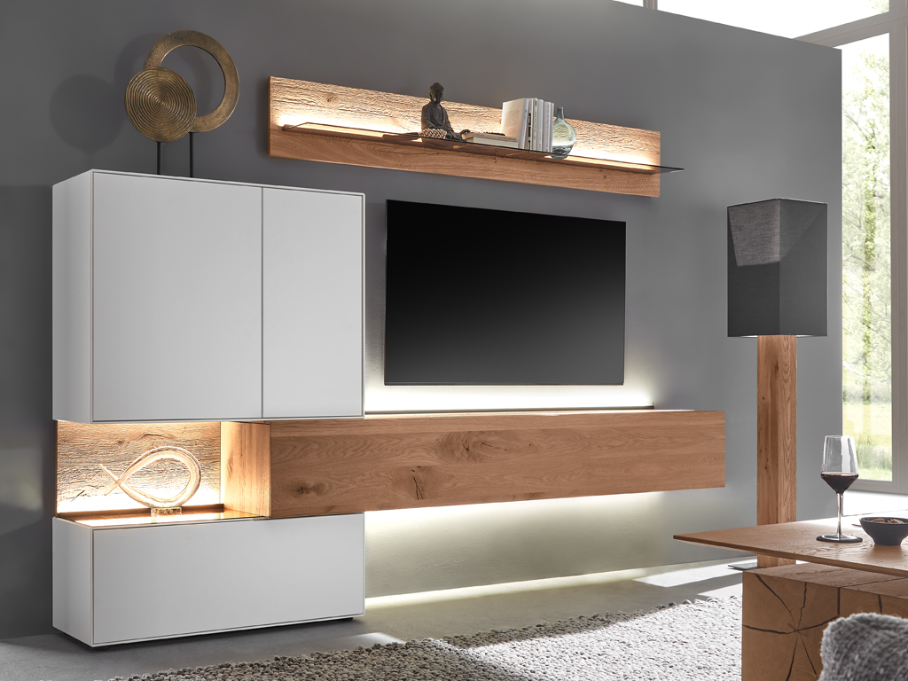 hartmann Torido - Wohnwand V28 | Lack weiß / Kerneiche Umato | B: 270,0 cm Wohnwand beleuchtet in weiß mit Holzelementen