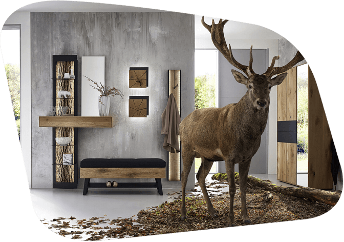 Garderobe aus Massivholz mit Hirsch im Vodergrund