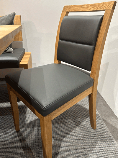 Wimmer ARUMO |1x Stuhl Polsterstuhl in schwarzem Leder und Holzrahmen