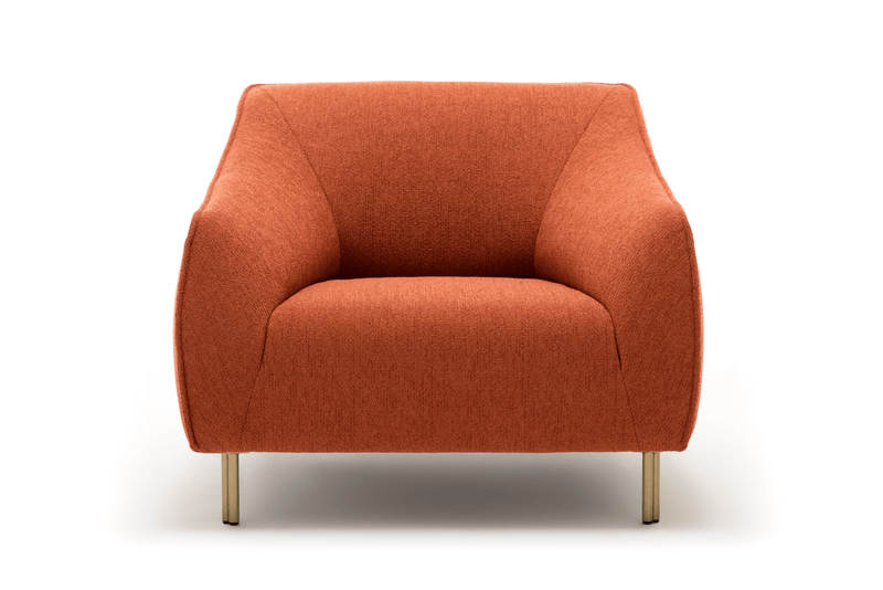 Bequemer, moderner orangefarbener Sessel mit eleganten Metallbeinen, ideal für Wohnzimmer oder Büro