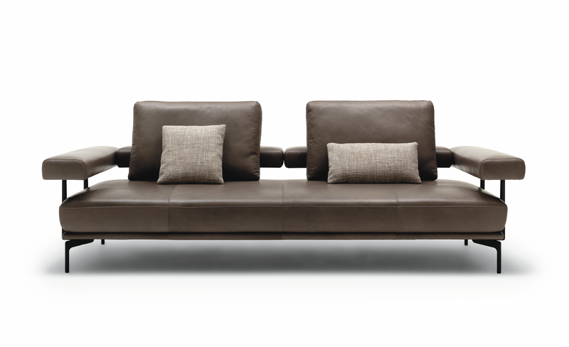 Rolf Benz 524 JAZ - Loungesofa inkl. Rückenkissen-Set | 4 Breiten konfigurierbar braunes loungesofa mit rückenkissen und kleinen beigen kissen rolf benz jaz