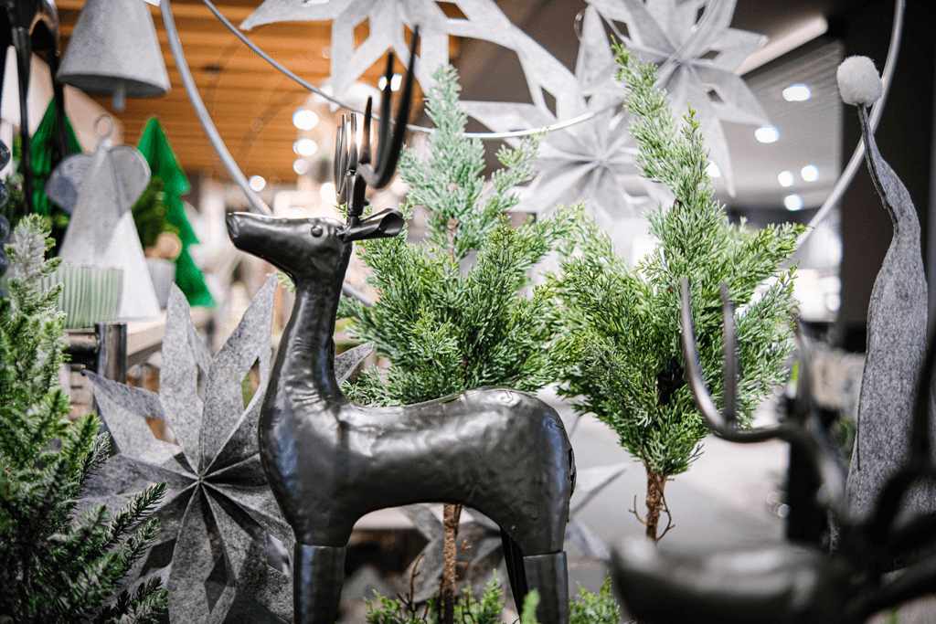 Weihnachtsdeko in waldgrün